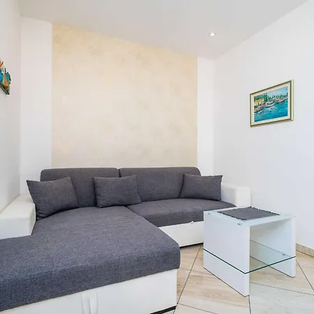 Apartment Palma- Two Bedroom With Terrace And Sea View 4