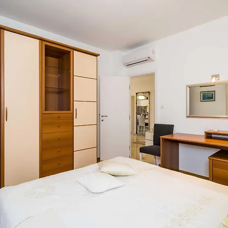 Apartmán Palma- Two Bedroom With Terrace And Sea View 4 *