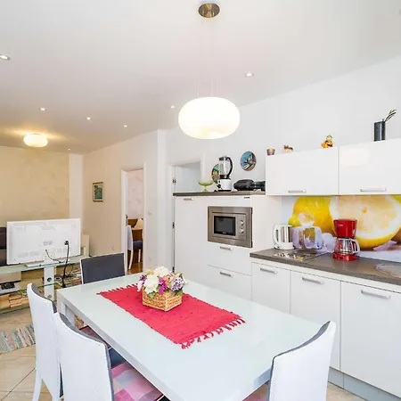 Palma- Two Bedroom With Terrace And Sea View 4 Mlini