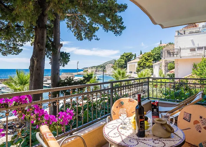 Palma- Two Bedroom With Terrace And Sea View 4 Млини