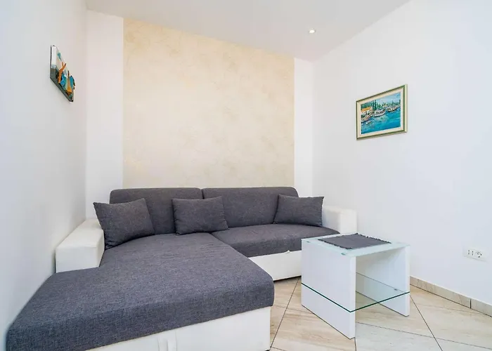 Апартаменты Palma- Two Bedroom With Terrace And Sea View 4